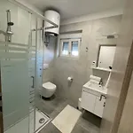 Modern Tome With Terrace, Free Parking & Wi-fi,