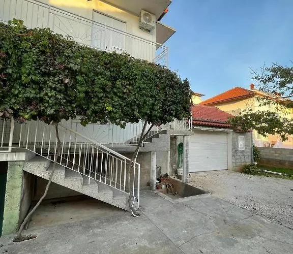 Modern Tome With Terrace, Free Parking & Wi-fi, *