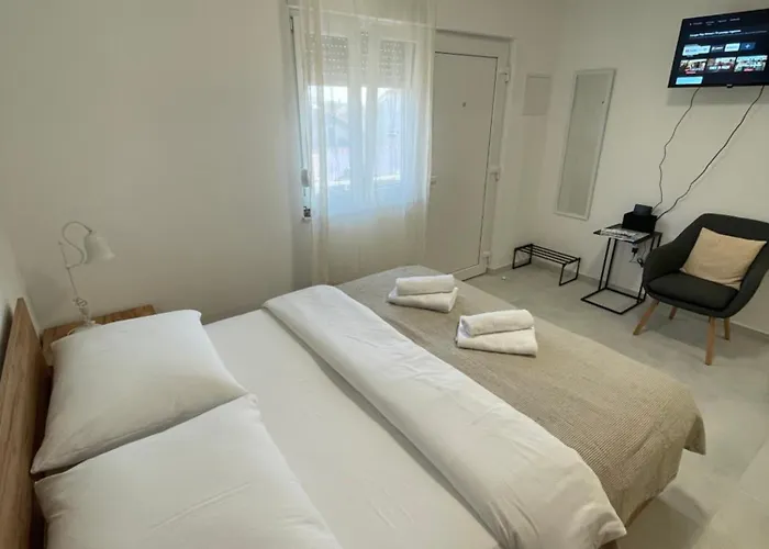 Апартаменты Modern Tome With Terrace, Free Parking & Wi-fi, *