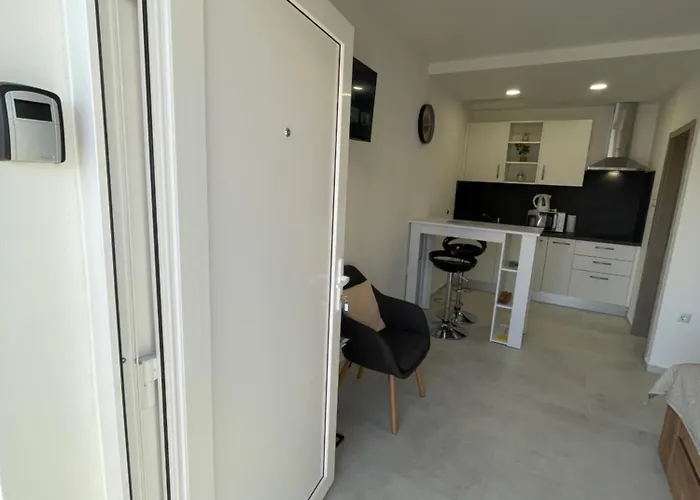 Modern Tome With Terrace, Free Parking & Wi-fi, Апартаменты Задар