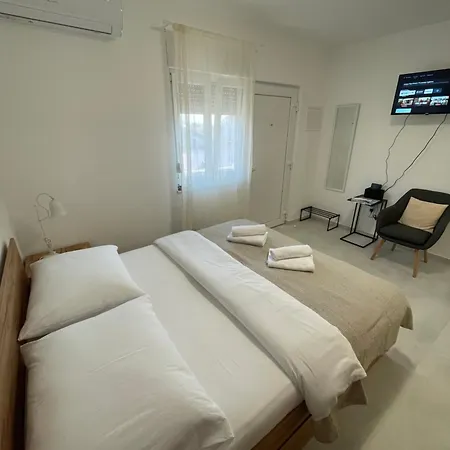 Appartement Modern Tome With Terrace, Free Parking & Wi-fi, *