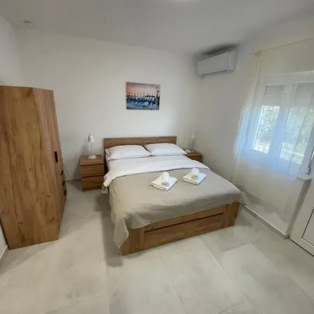 Modern Tome With Terrace, Free Parking & Wi-fi, Zadar