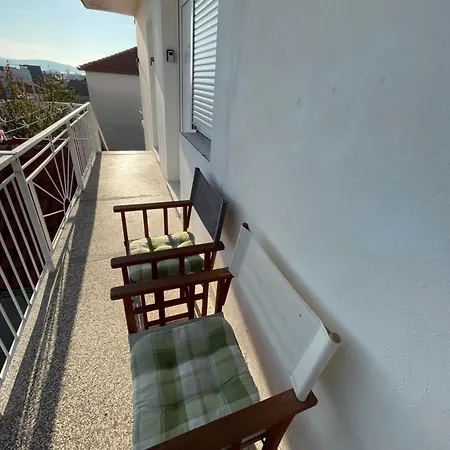 Daire Modern Tome With Terrace, Free Parking & Wi-fi,