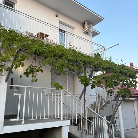 Appartement Modern Tome With Terrace, Free Parking & Wi-fi, Zadar